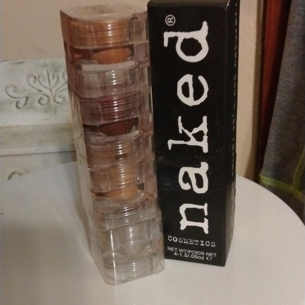 Naked Cosmetics Eyeshadow Tower